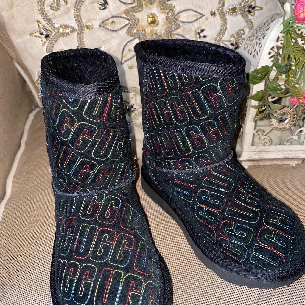 Ugg Womens Multicolor Logo Boots Very Good Condition Very Clean Ugg Womens Multicolor Logo Boots Very Good Condition Very Clean